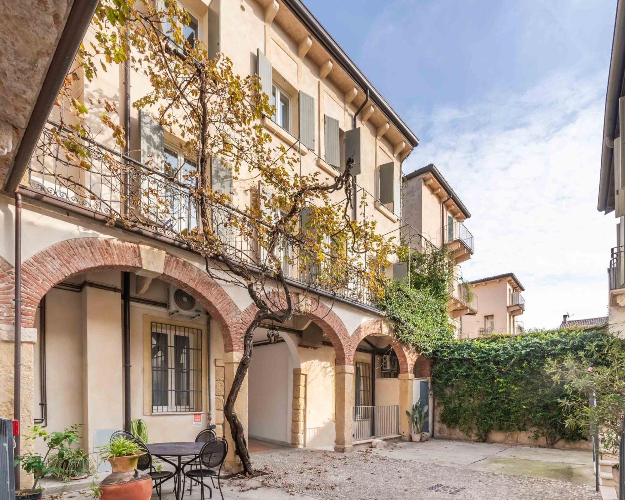 Limehome Verona La Vigna In Citta Exteriör bild